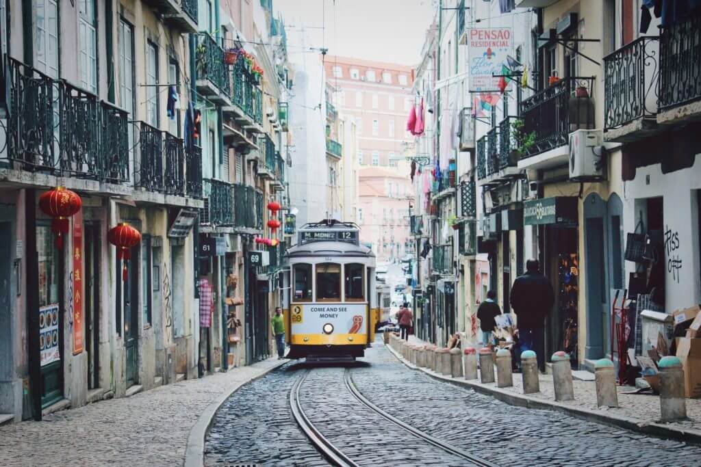 Bo och jobba i Lissabon Header Image